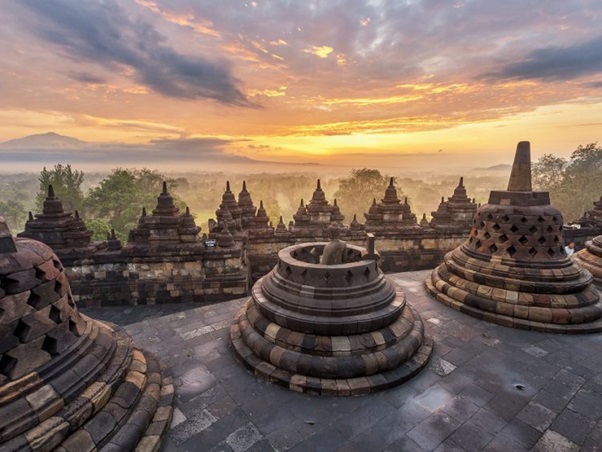 One Day Tour To Borobudur and Prambanan