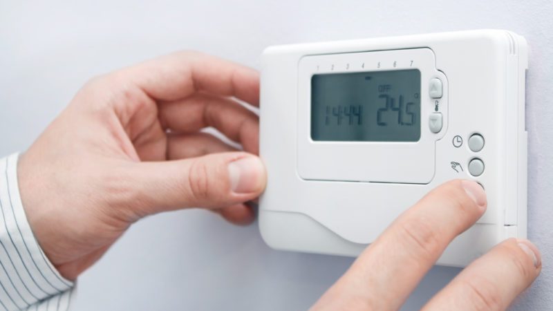 How Modern AC Thermostats Become So Popular. What Its Features?