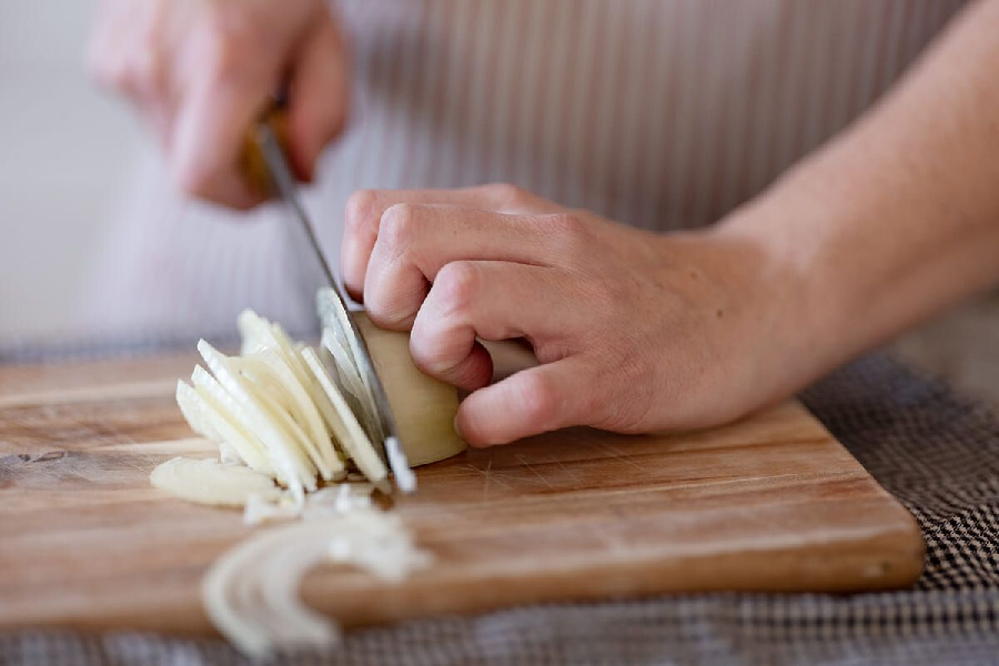 How Do Cut Your Food-Grade Sheets Safely?